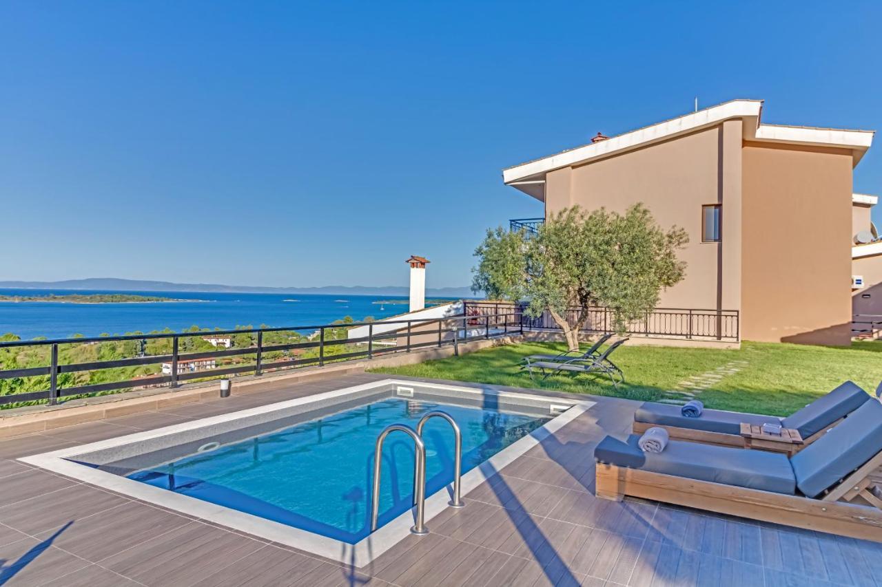 Seaview Villas 보우르보우로우 외부 사진