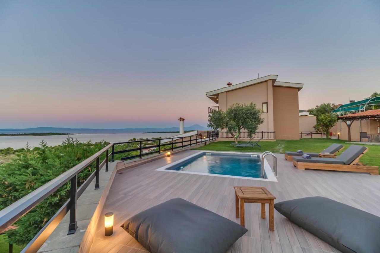 Seaview Villas 보우르보우로우 외부 사진