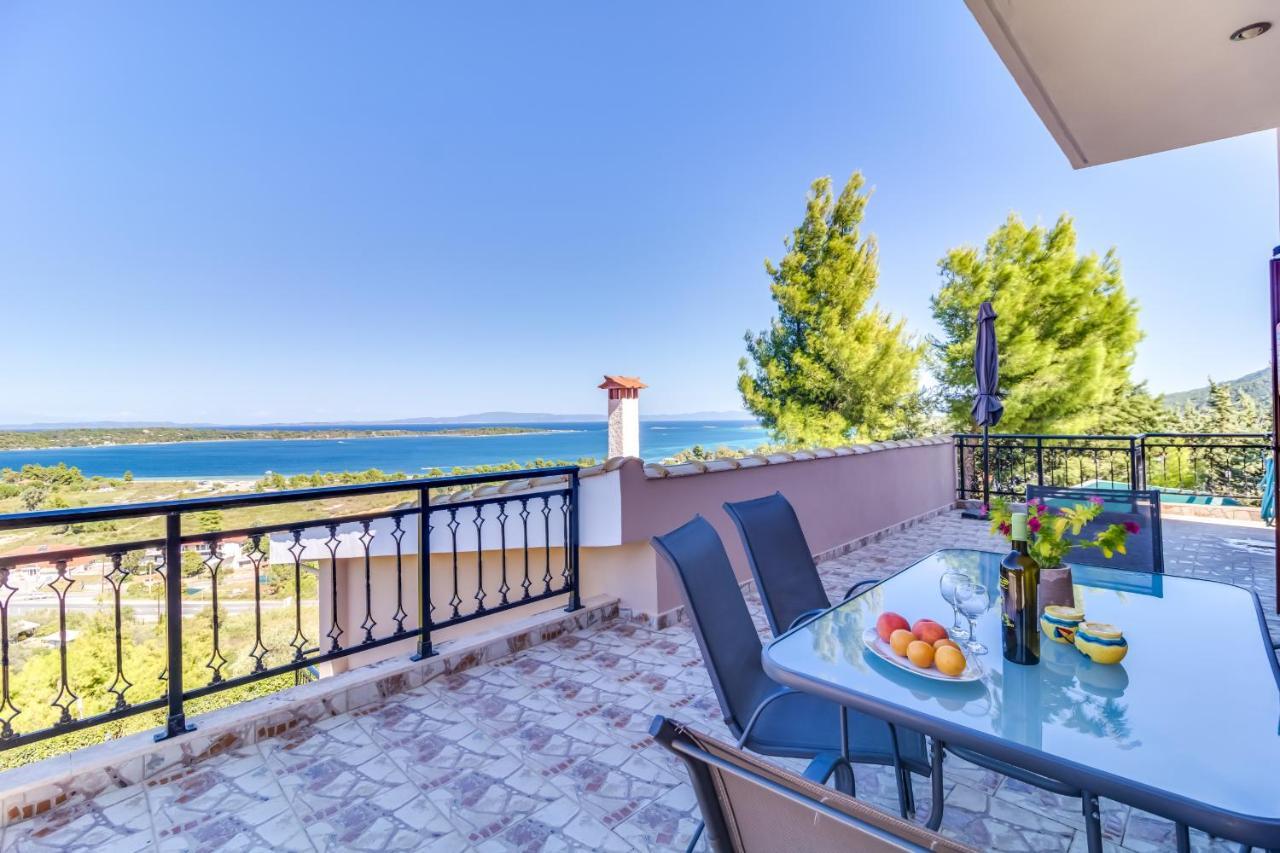 Seaview Villas 보우르보우로우 외부 사진