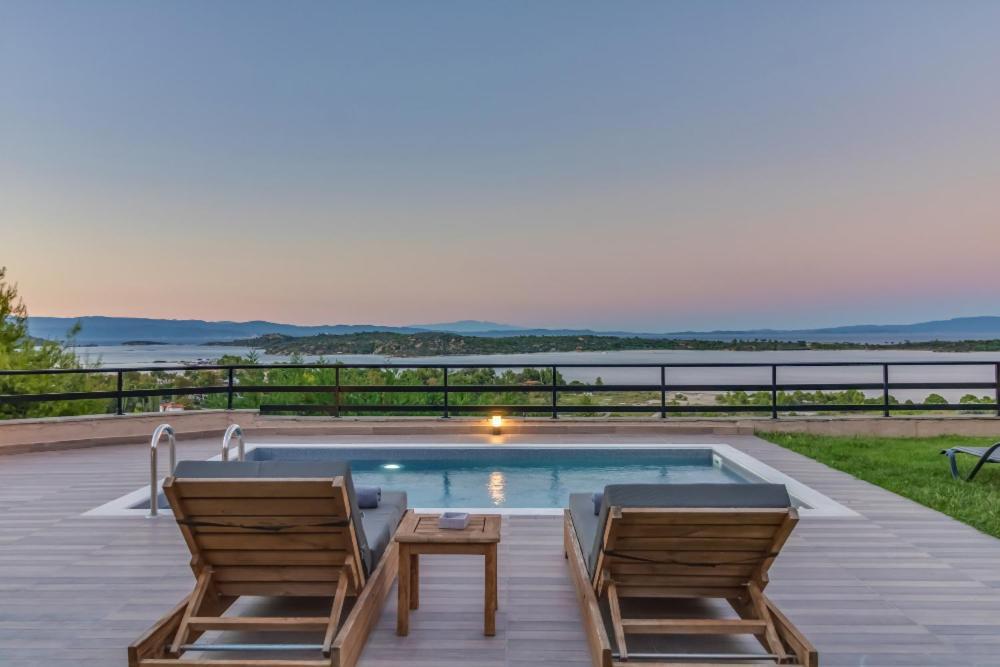 Seaview Villas 보우르보우로우 외부 사진